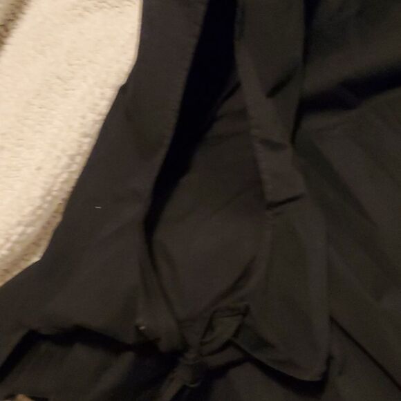 Lane Bryant wpmens 26/28 black cold shoulder blouse - Picture 4 of 8